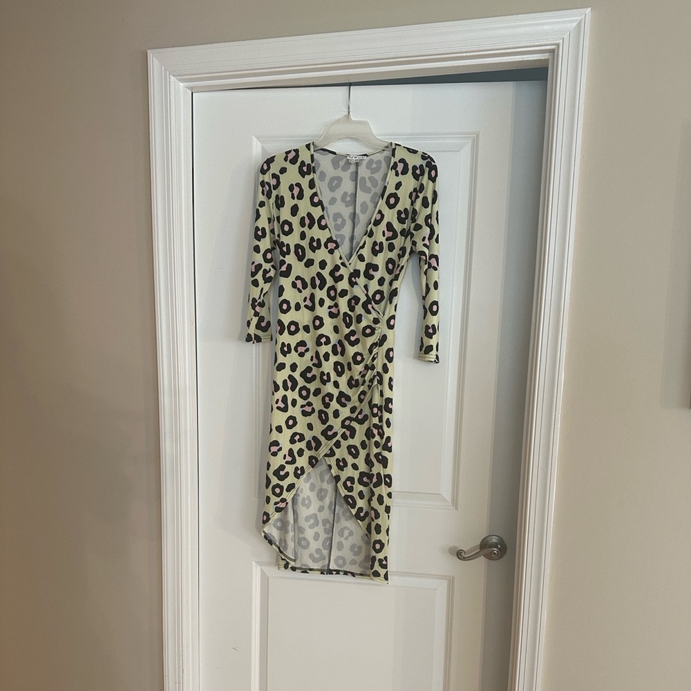 VENUS Long Sleeve Animal Print Dress - XS - Like New